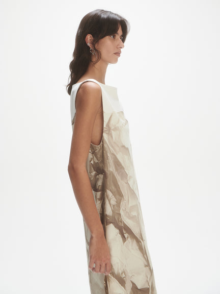 Fluid sleeveless dress | crushed paper print
